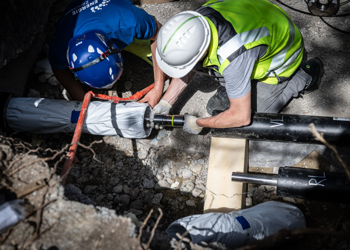Premiere: Erste rein metallisch gedichtete Fernwärmeinstallation der Schweiz
